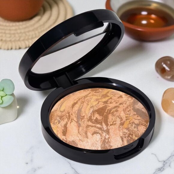 Laura Geller Other - Laura Geller NEW Baked Balance-n-Glow Illuminating Foundation Medium Shade